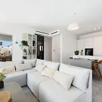 Akoya Pearl - Sea Front Villa
