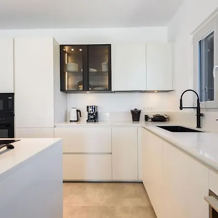 Villa Akoya Pearl - Sea Front *