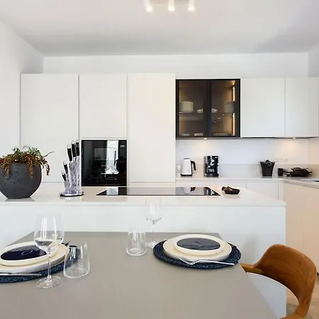 Akoya Pearl - Sea Front