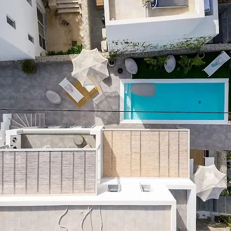 Villa Akoya Pearl - Sea Front