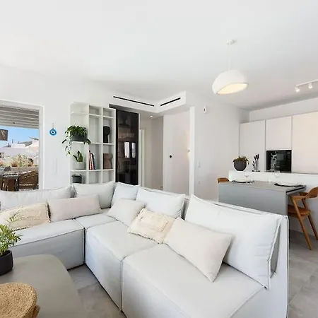 Akoya Pearl - Sea Front Villa