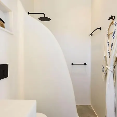 Akoya Pearl - Sea Front Villa *