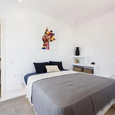 Villa Akoya Pearl - Sea Front Ampelas