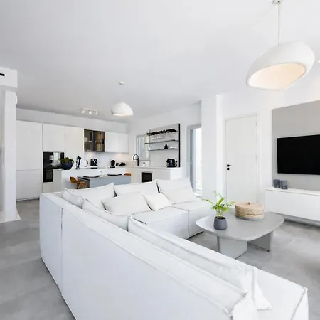 Akoya Pearl - Sea Front Villa *