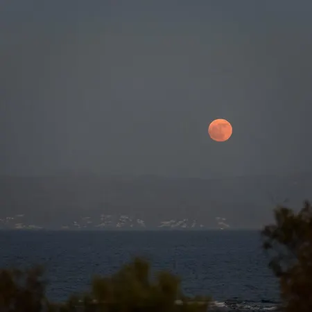 Villa Akoya Pearl - Sea Front Ambelas