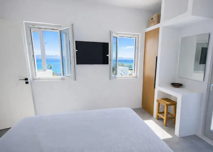 Akoya Pearl - Sea Front Villa *