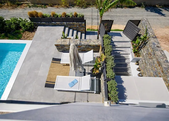 Akoya Pearl - Sea Front Villa