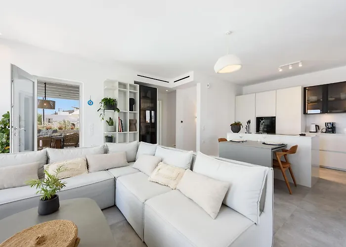 Akoya Pearl - Sea Front Villa