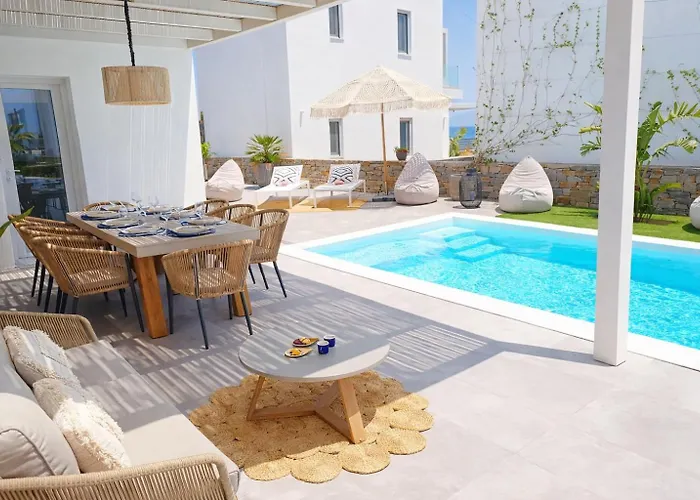 Akoya Pearl - Sea Front Villa Ambelas