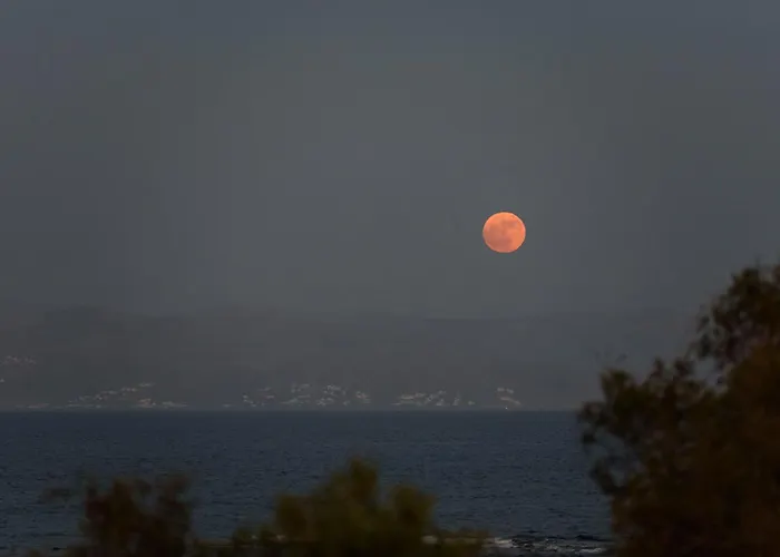 Villa Akoya Pearl - Sea Front Ambelas